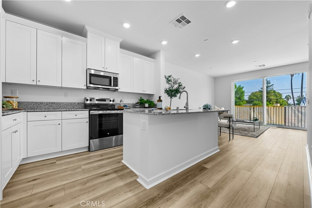 Property Photo:  9421 N Sepulveda Blvd. 4  CA 91343 