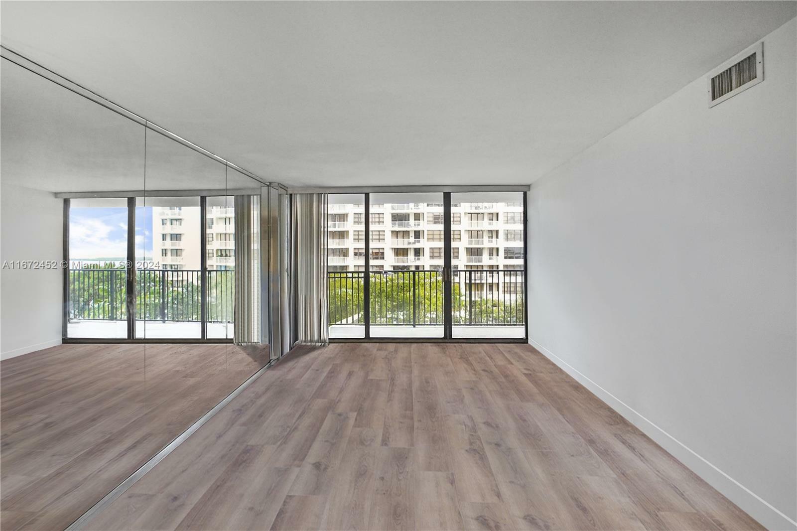 Property Photo:  1450 Brickell Bay Dr 504  FL 33131 