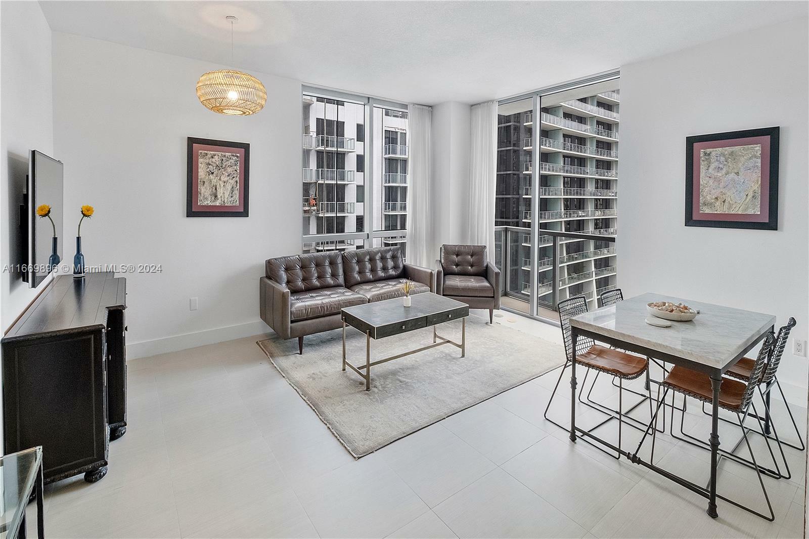 Property Photo:  1060 Brickell Ave 3117  FL 33131 