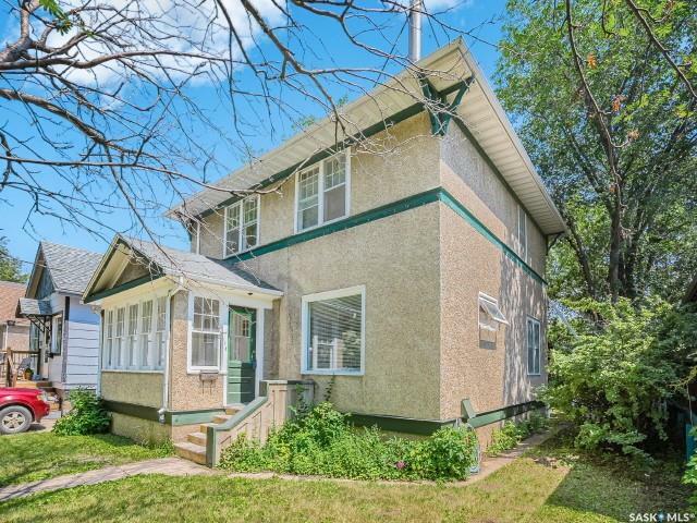 Photo de la propriété:  1222 B Avenue N  SK S7L 1X3 