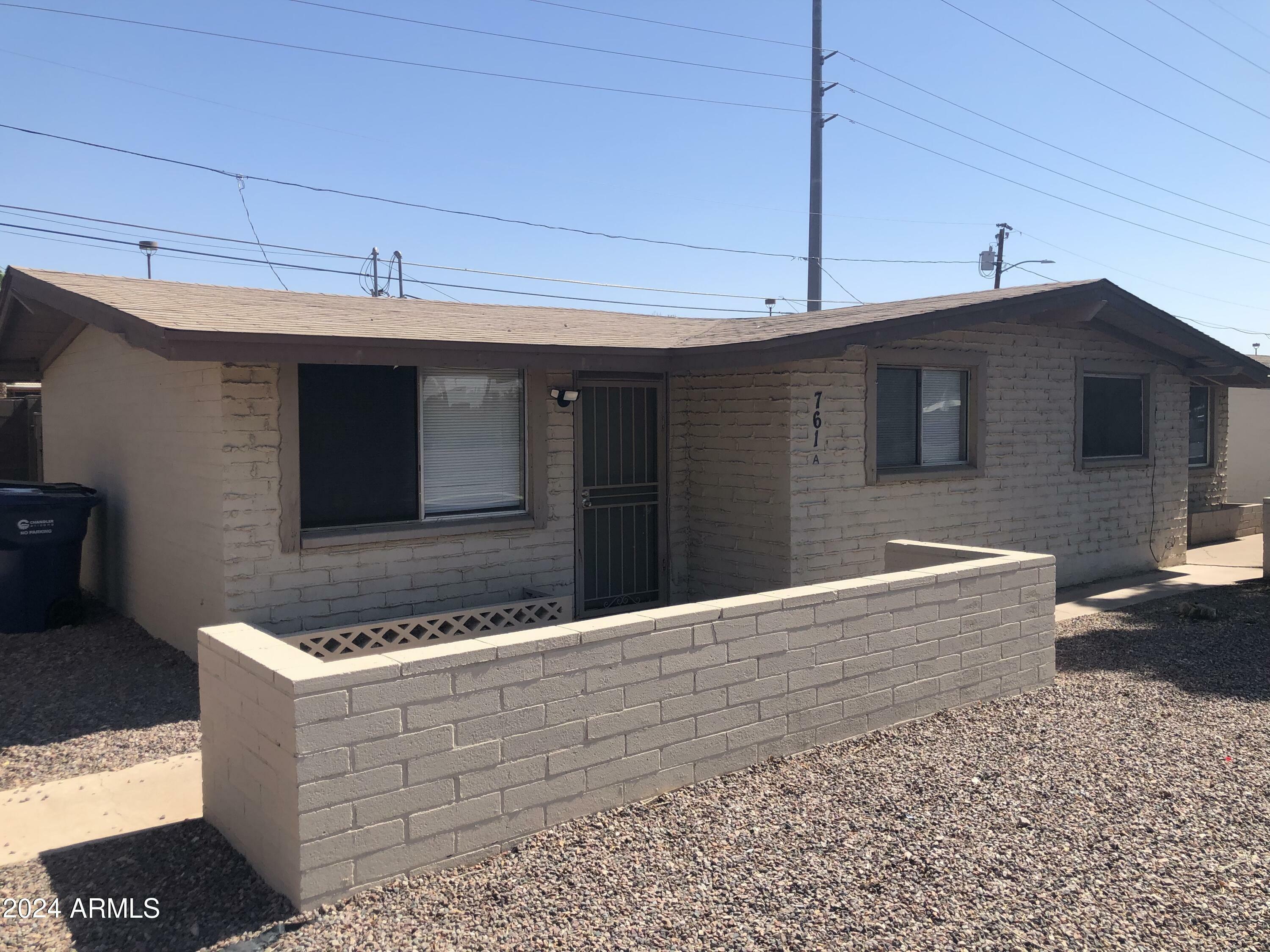 Property Photo:  761 N Delaware Street  AZ 85225 