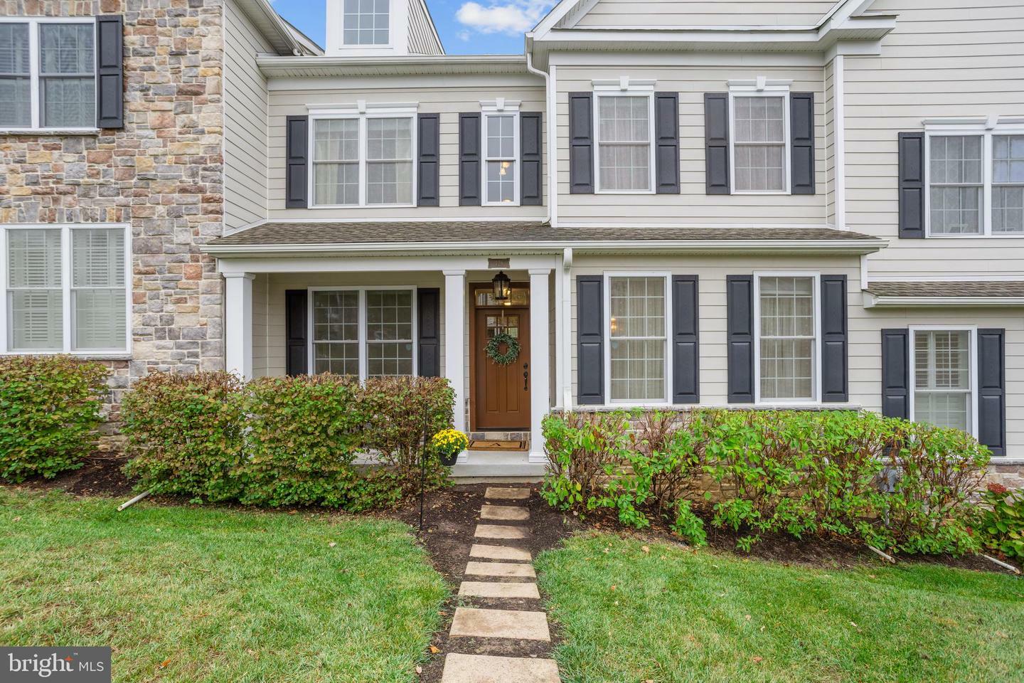 Property Photo:  428 Ravenscliff Drive  PA 19063 