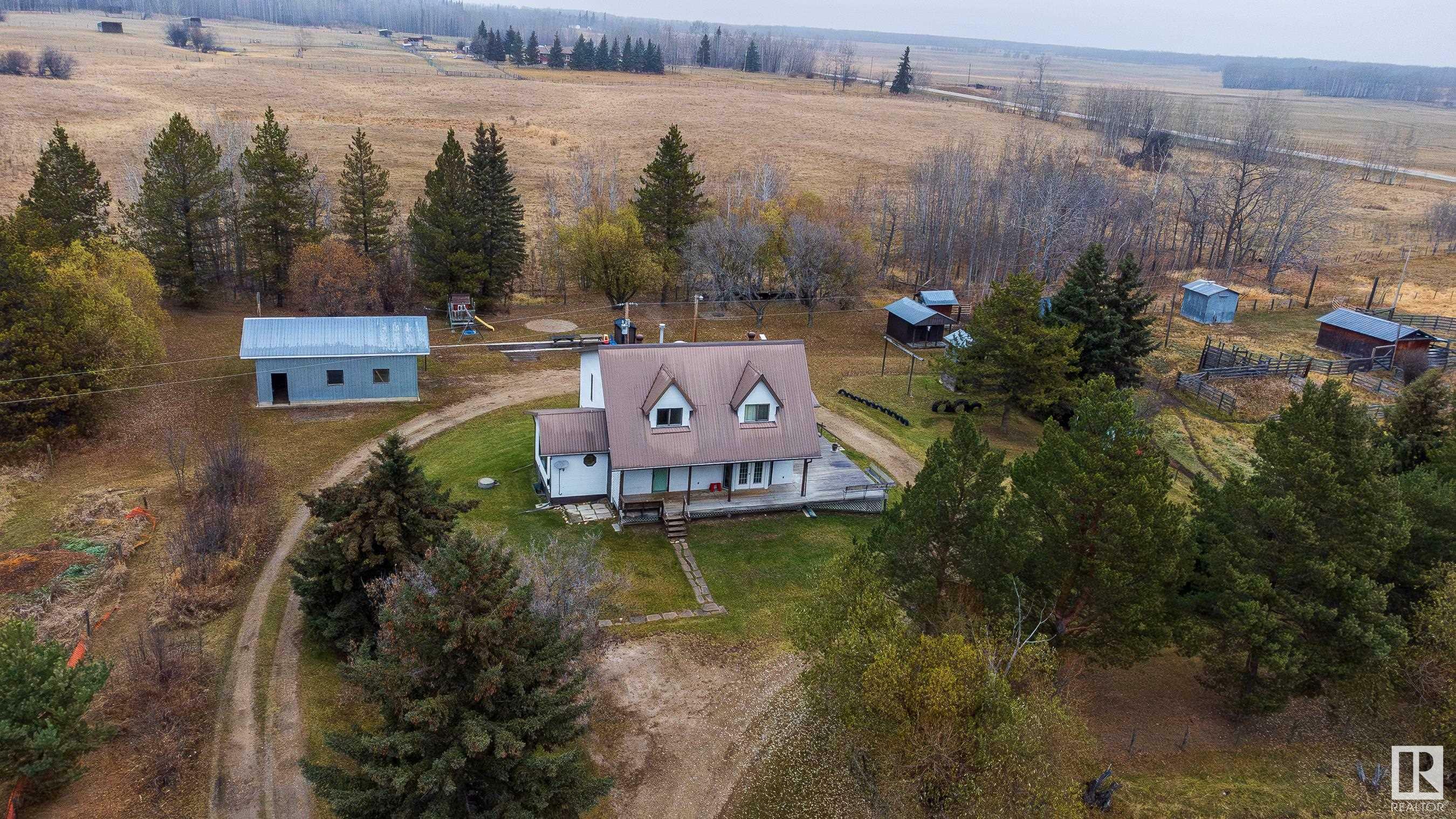 Property Photo:  5006 Trail Of 1898  AB T0E 0J0 