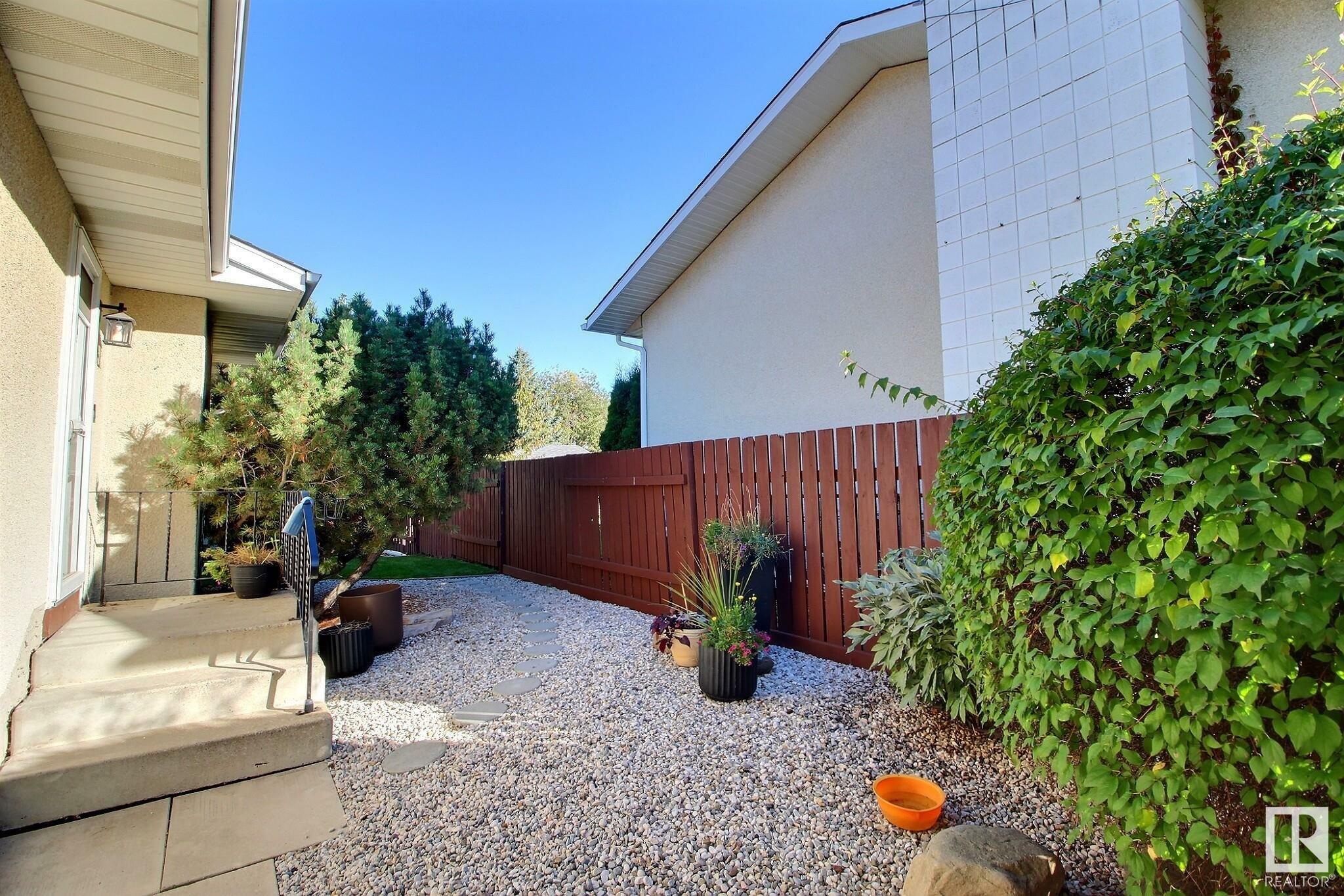 Property Photo:  21 Beechmont Avenue  AB T7X 1E7 