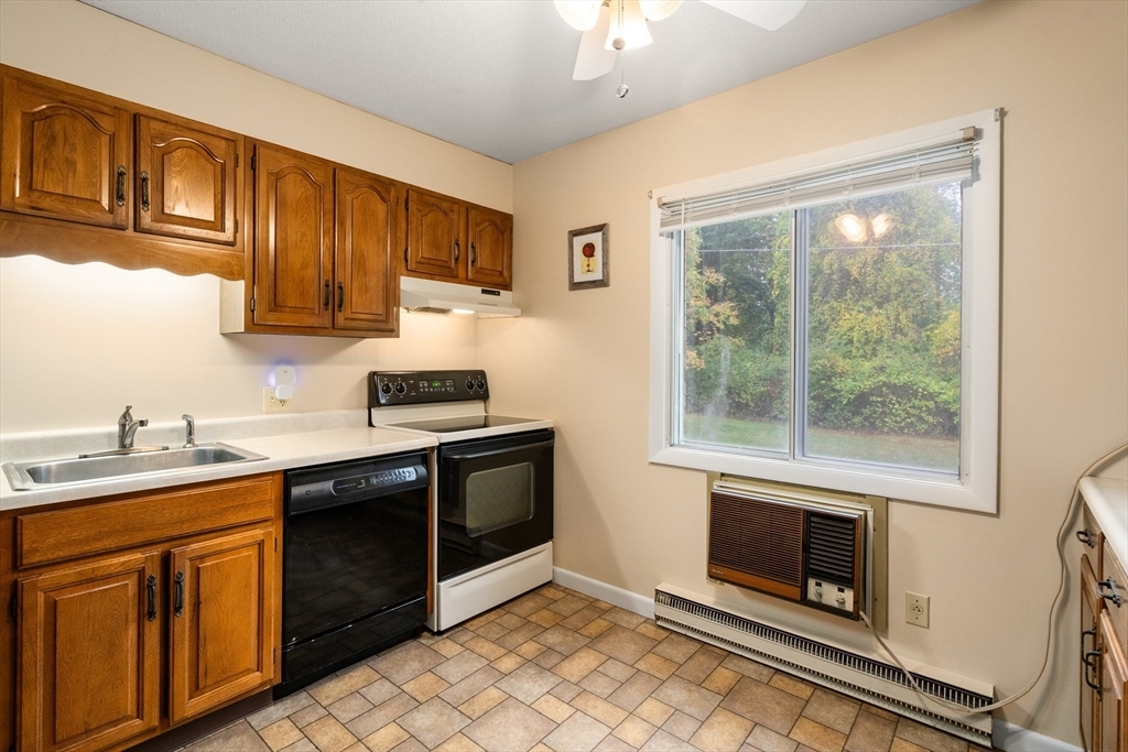 Property Photo:  121 Bailey St E 43  MA 01602 