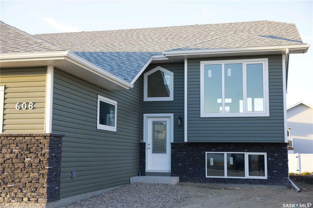 Property Photo:  608 Weir Crescent  SK S0K 4S1 