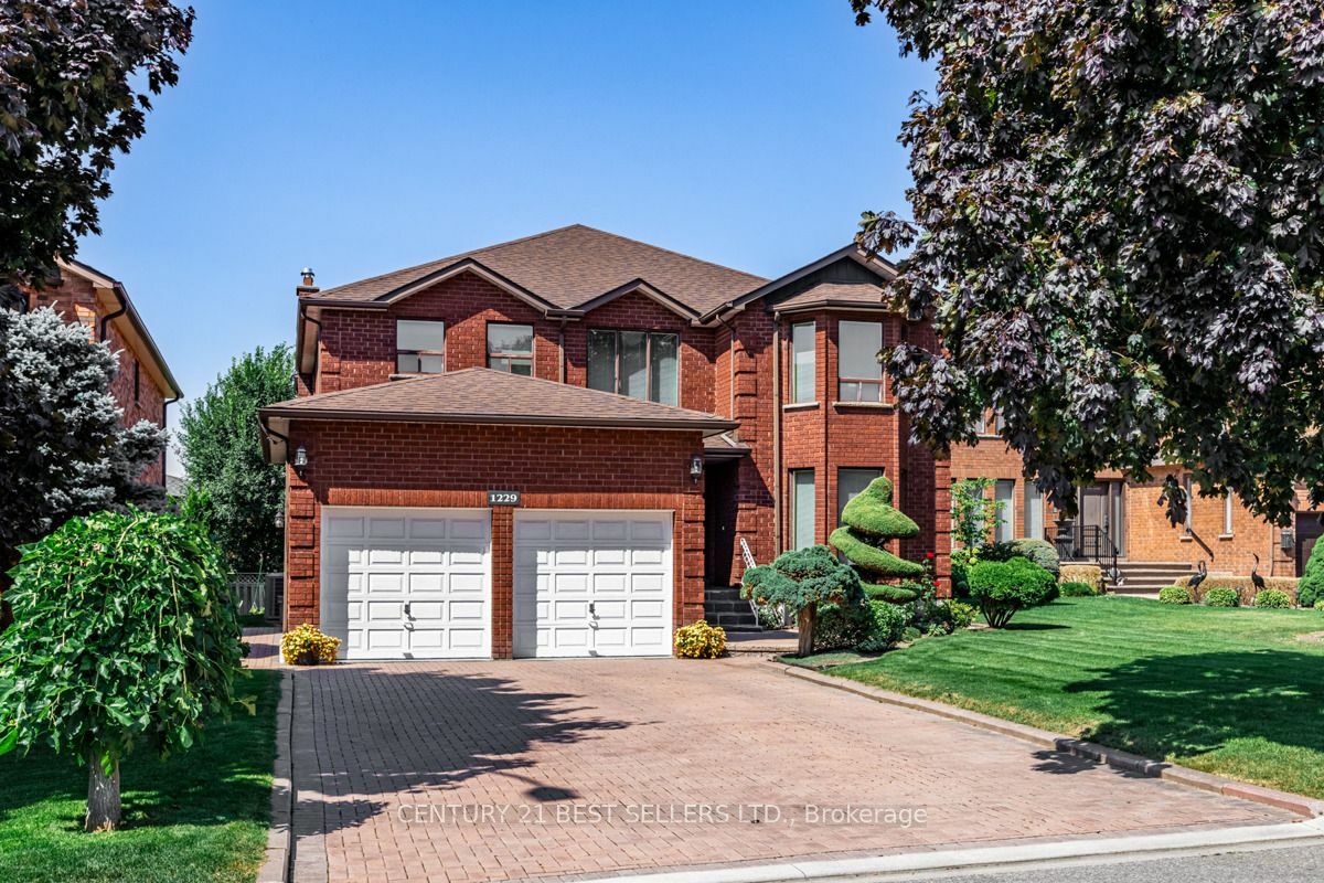 Photo de la propriété:  1229 Sugar Maple Crt  ON L4W 4P6 