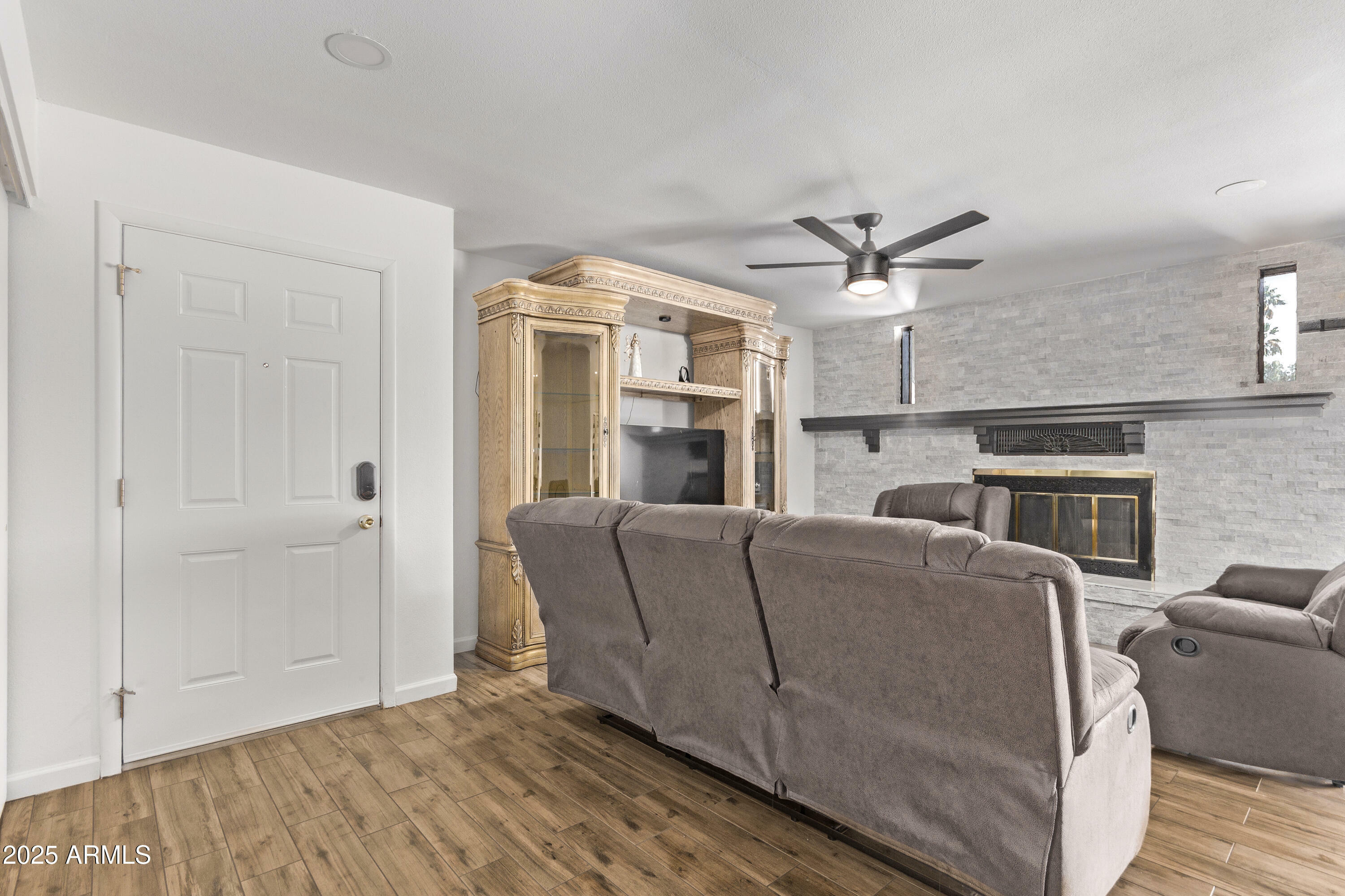 Property Photo: 728 W Grove Circle AZ 85210
