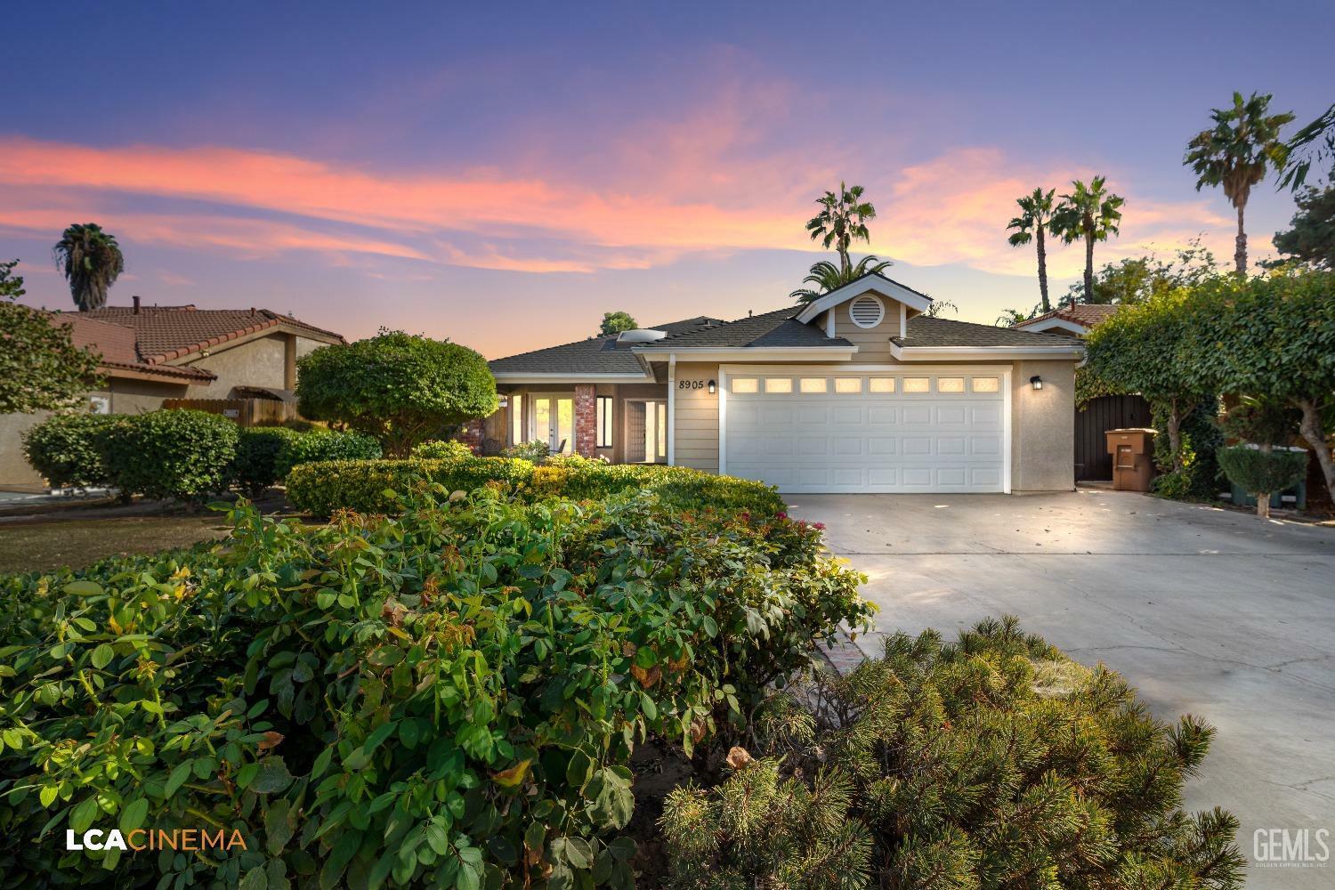 Property Photo:  8905 Crowningshield Drive  CA 93311 