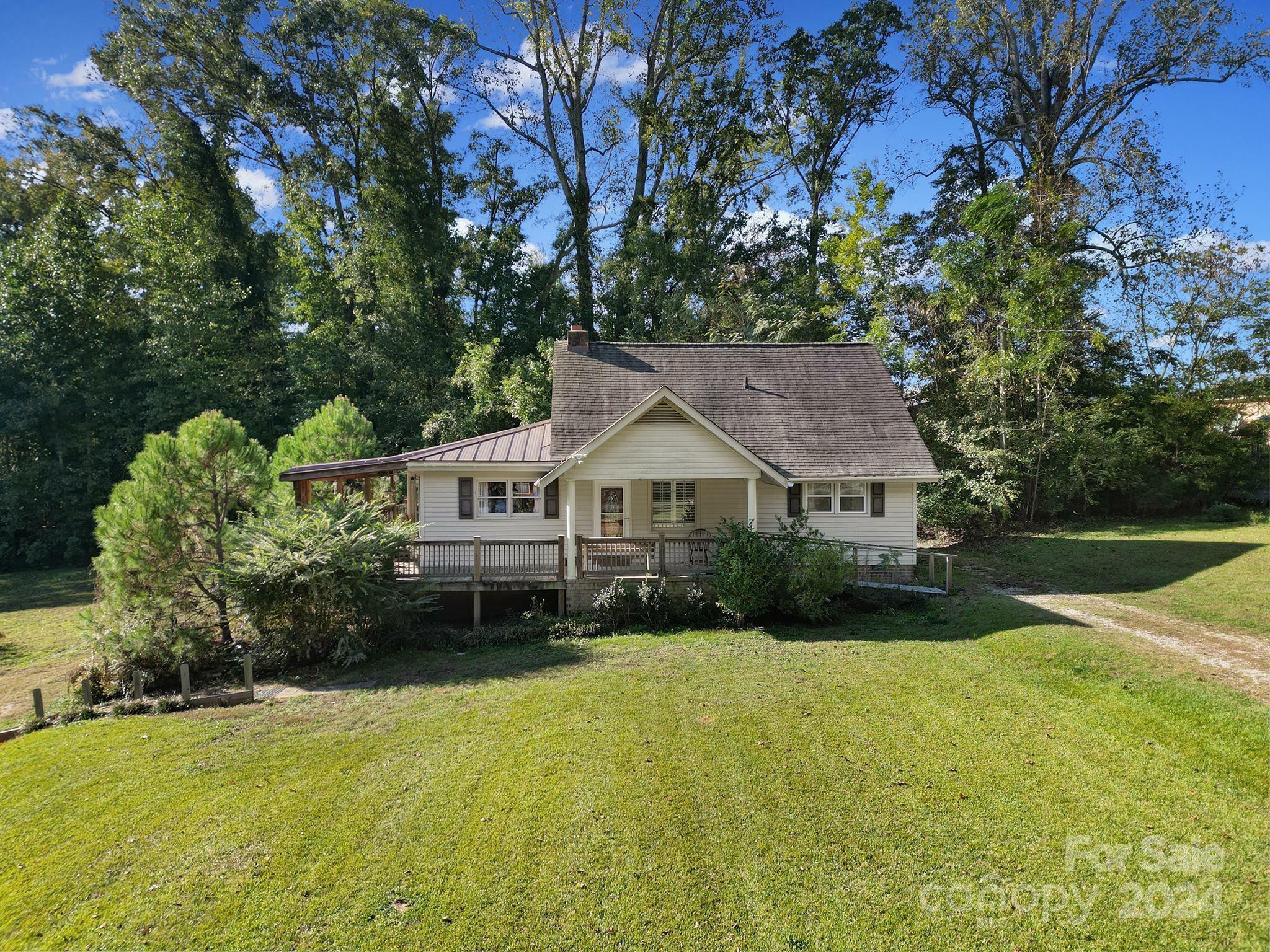 Property Photo:  1314 Bridgewood Drive  SC 29714 