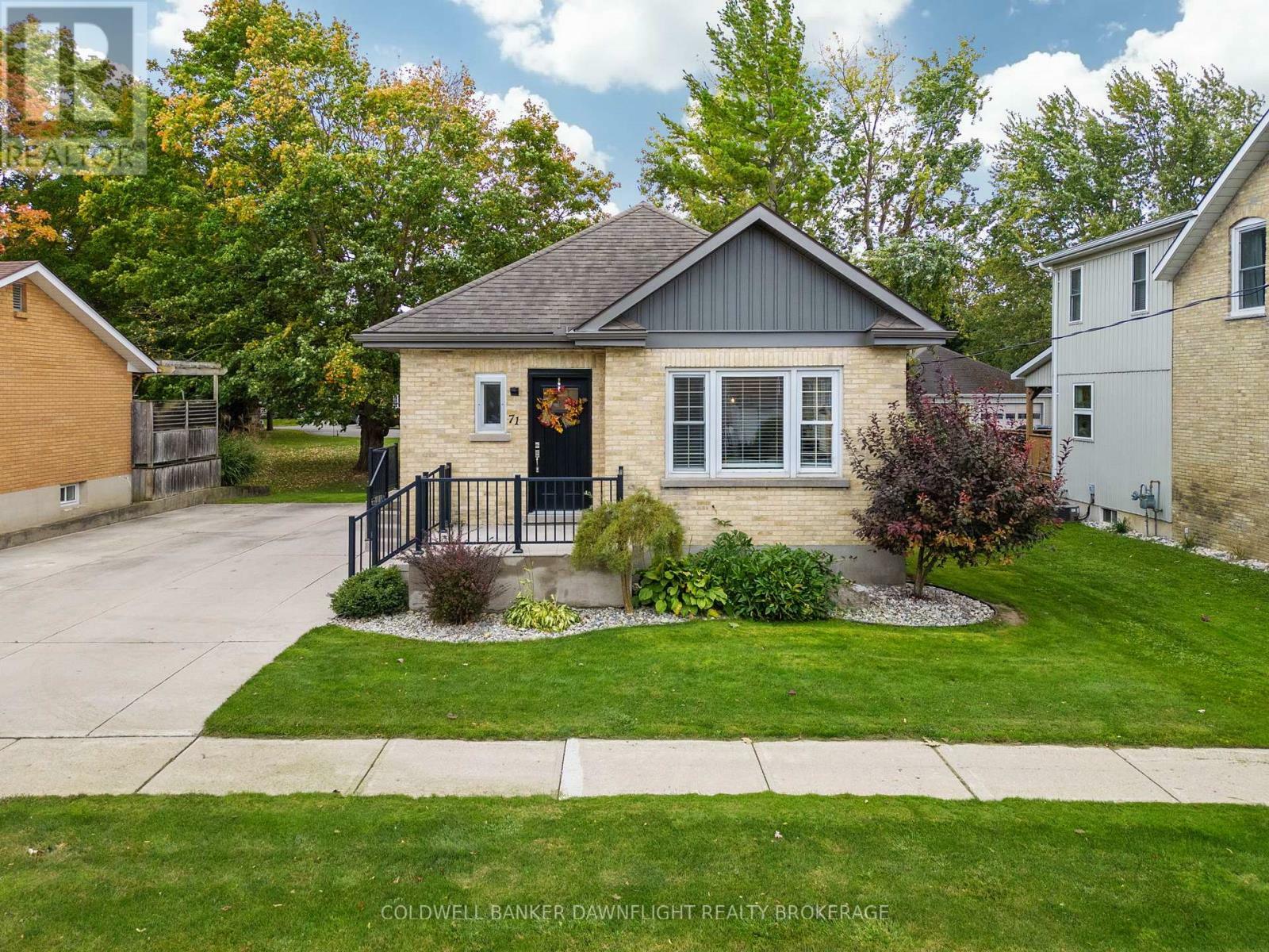 Property Photo:  71 John Street West  ON N0M 1S2 