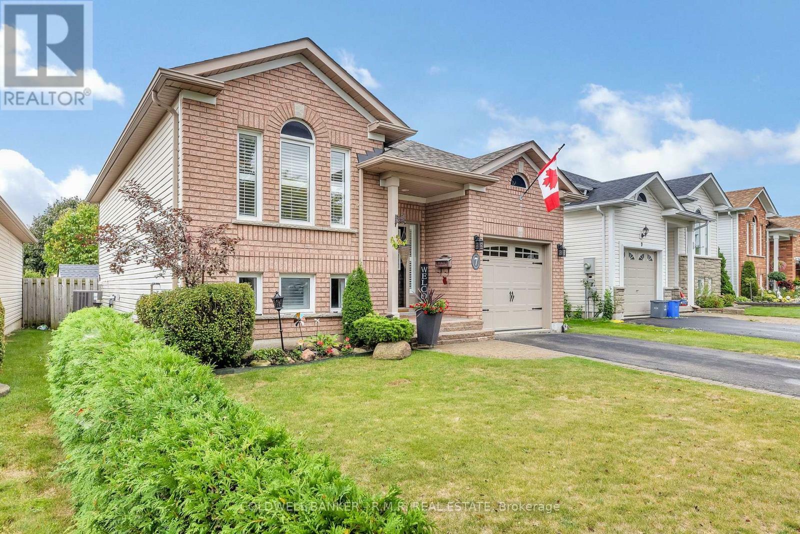 Property Photo:  7 Jarvis Drive  ON L1A 4J8 