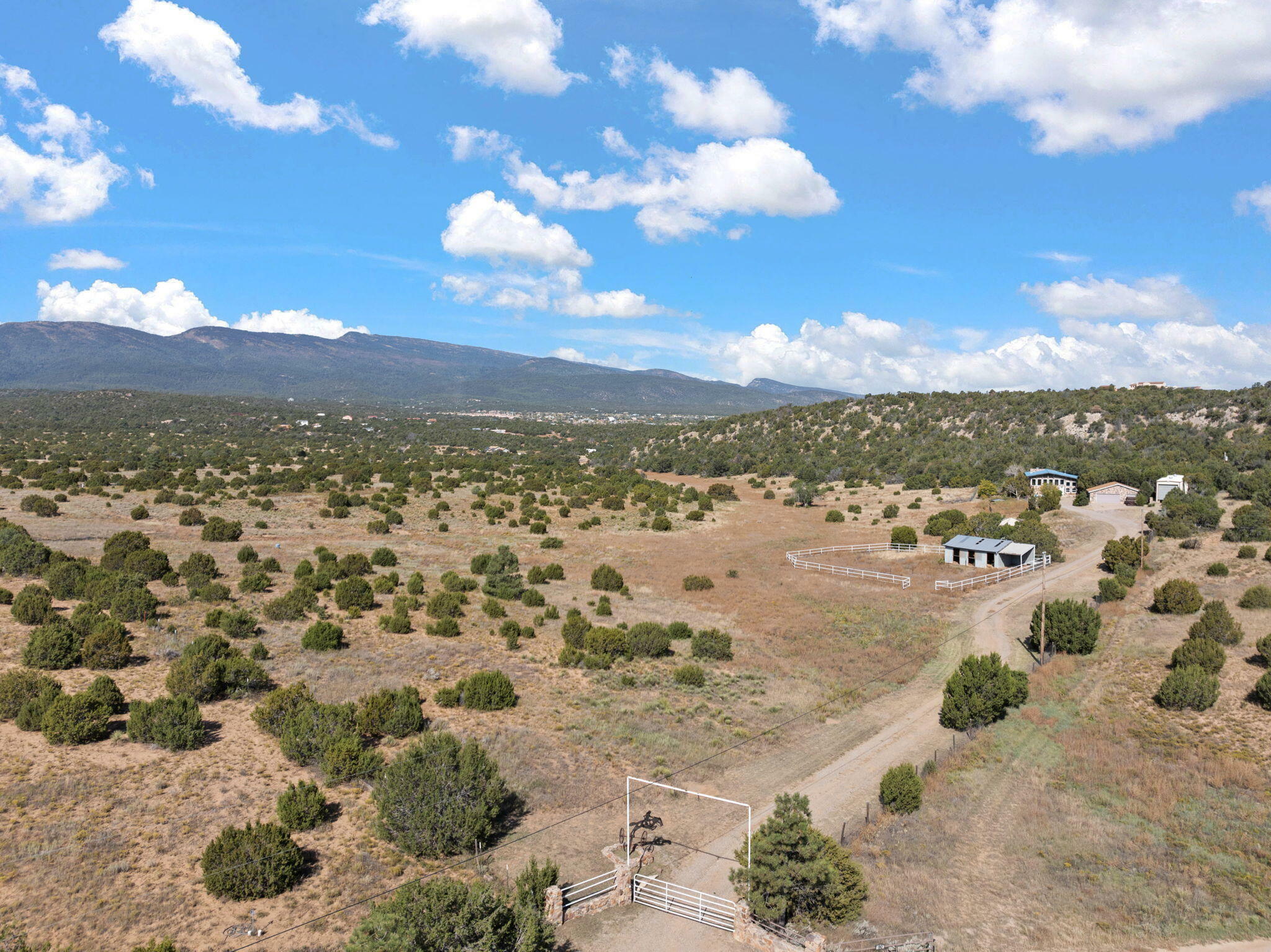 Property Photo:  92 Valle Hermosa Road  NM 87047 