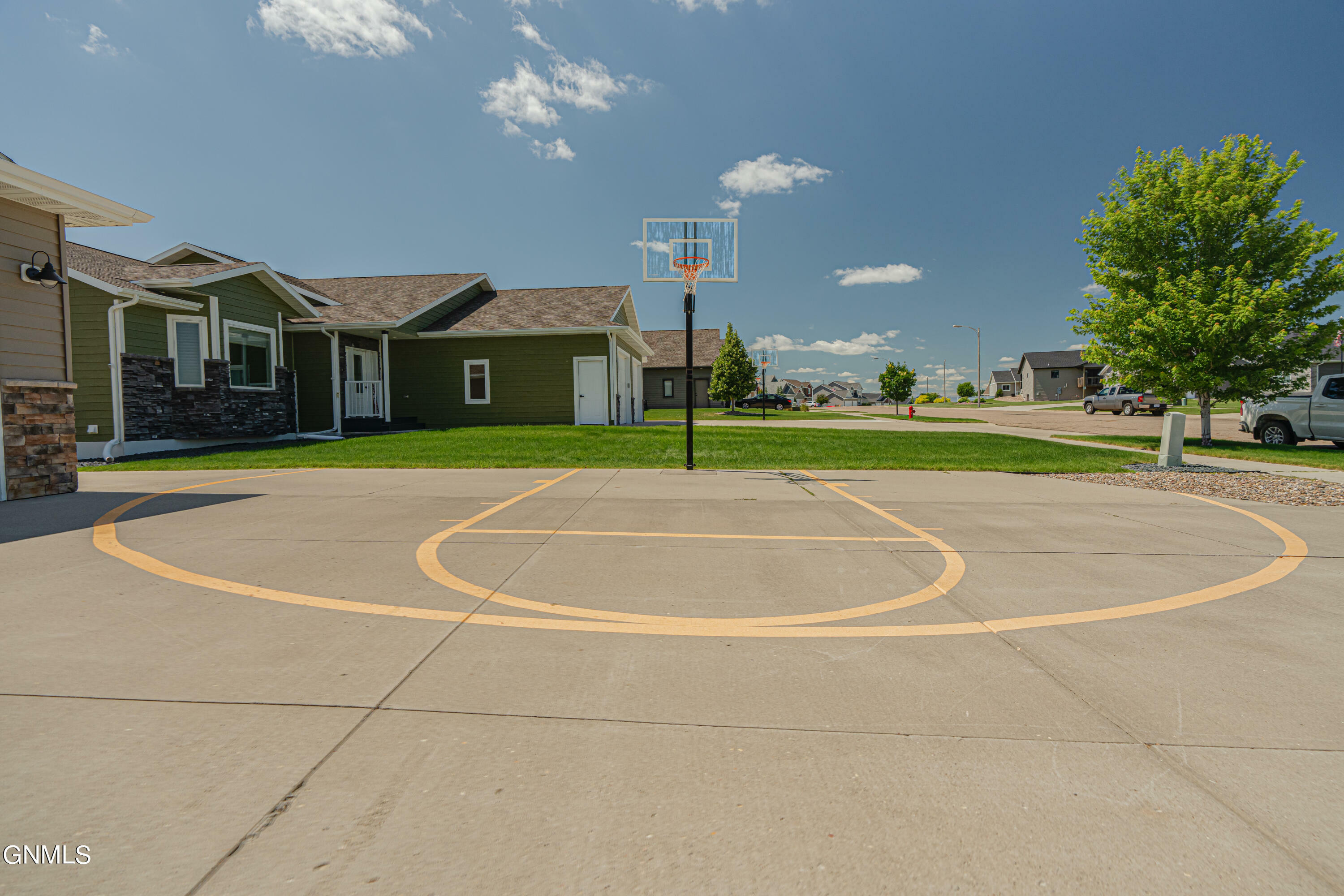 Property Photo:  2835 E Calgary Avenue  ND 58503 