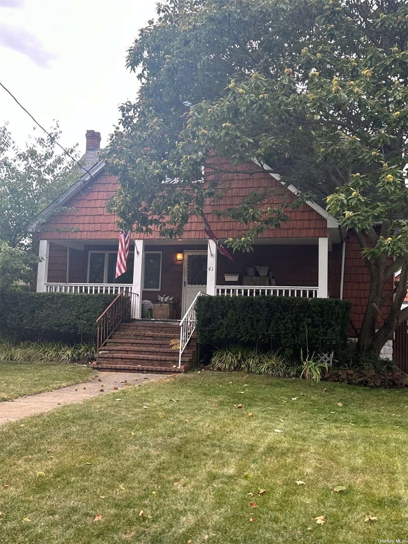 Property Photo:  41 S Oregon Road  NY 11704 