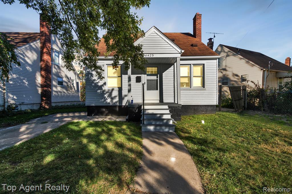 Property Photo: 4425 Grindley Park Street MI 48125 2223