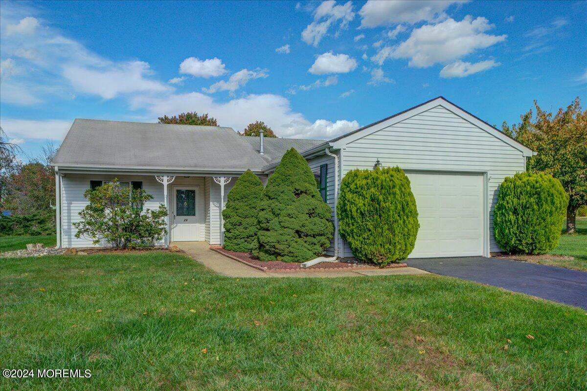 26 Bishop Court  Marlboro NJ 07746 photo