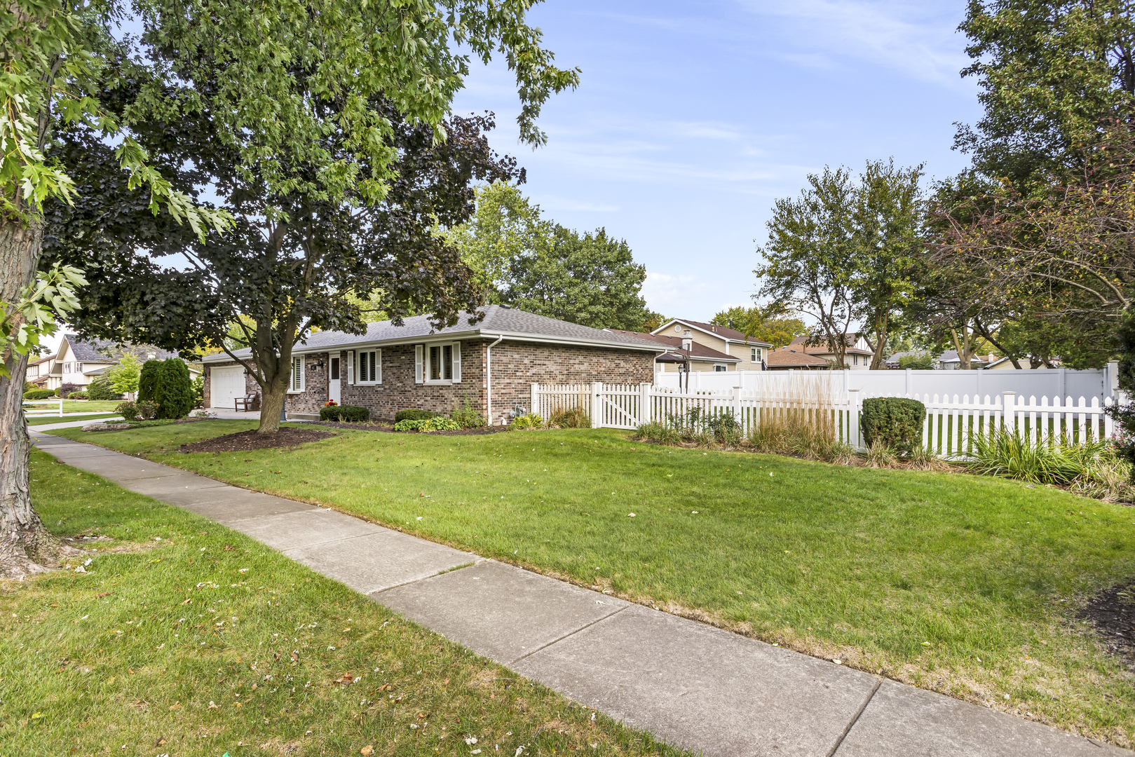 Property Photo:  902 Windsor Drive  IL 60404 