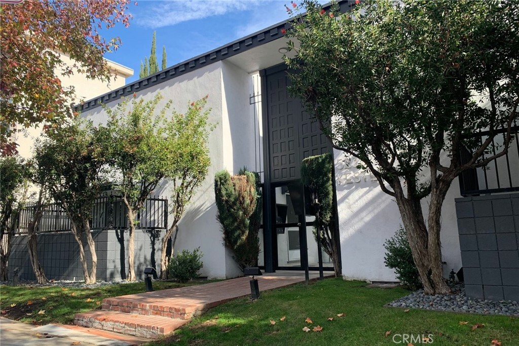 5236 Kester Avenue  Sherman Oaks CA 91411 photo