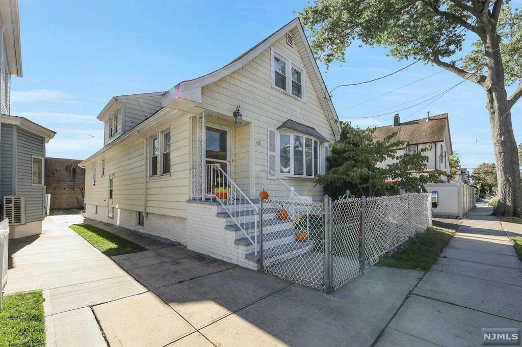 Property Photo:  688 Devon Street  NJ 07032 