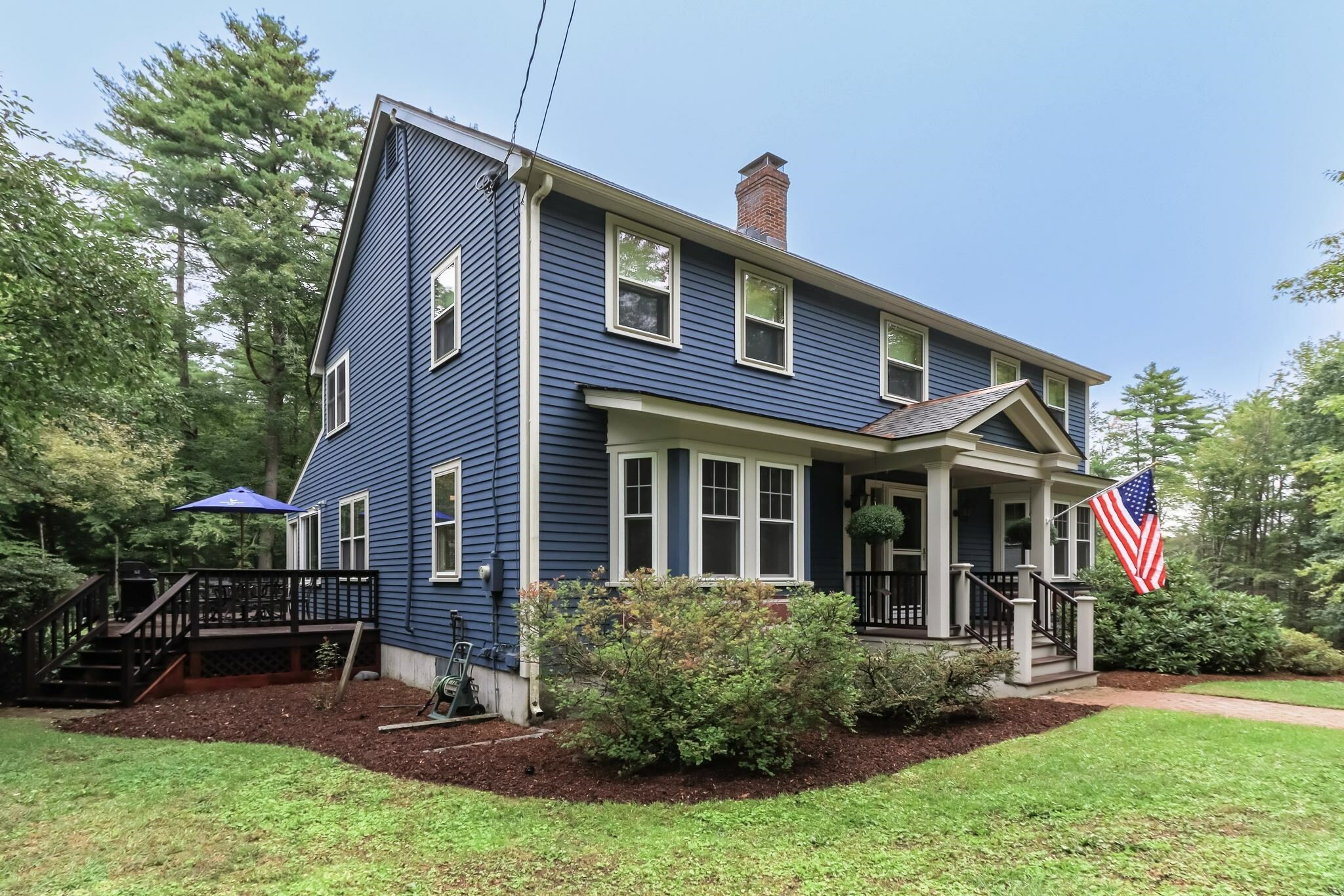 Property Photo:  7 Arrowwood Road  NH 03070 