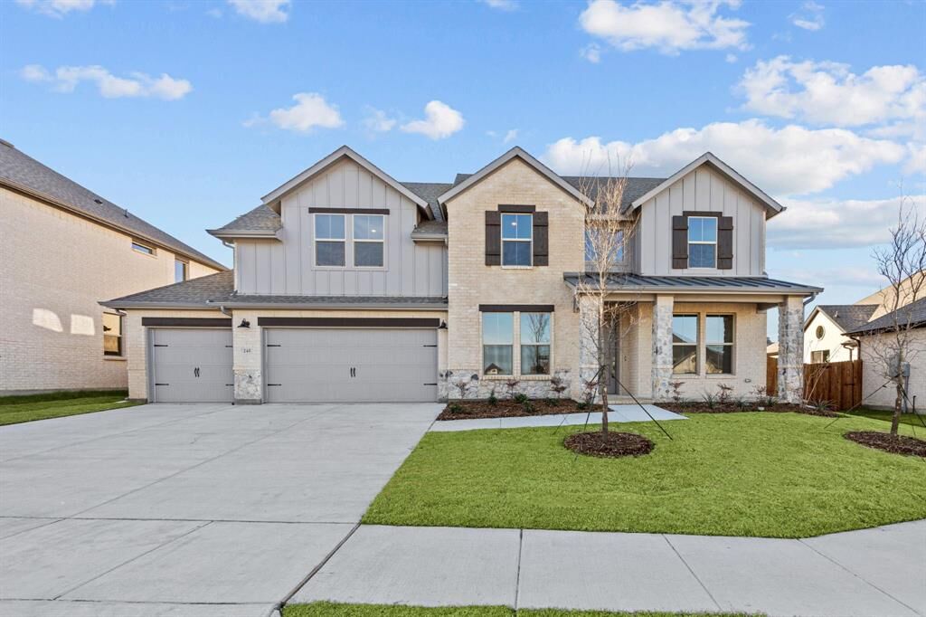 Property Photo:  245 Wishing Pond Road  TX 75166 