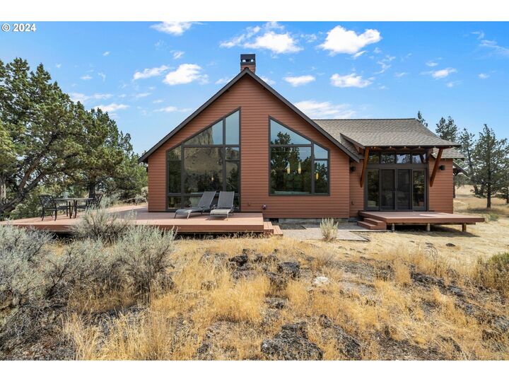 Property Photo: 9210 NE Smith Rock Loop OR 97760