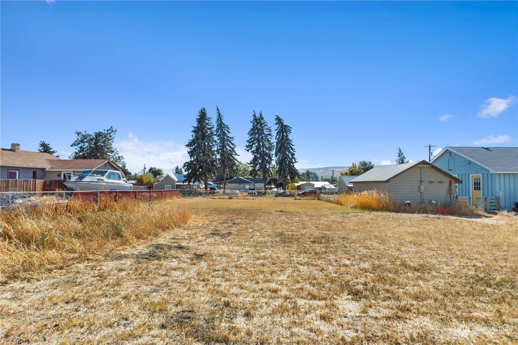 Property Photo:  223 W Walnut Street  WA 98858 