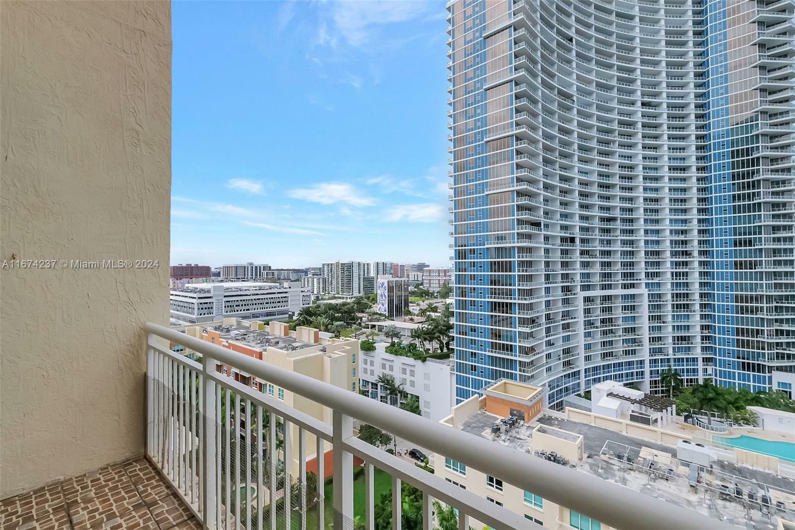 Property Photo:  2000 N Bayshore Dr 1607  FL 33137 