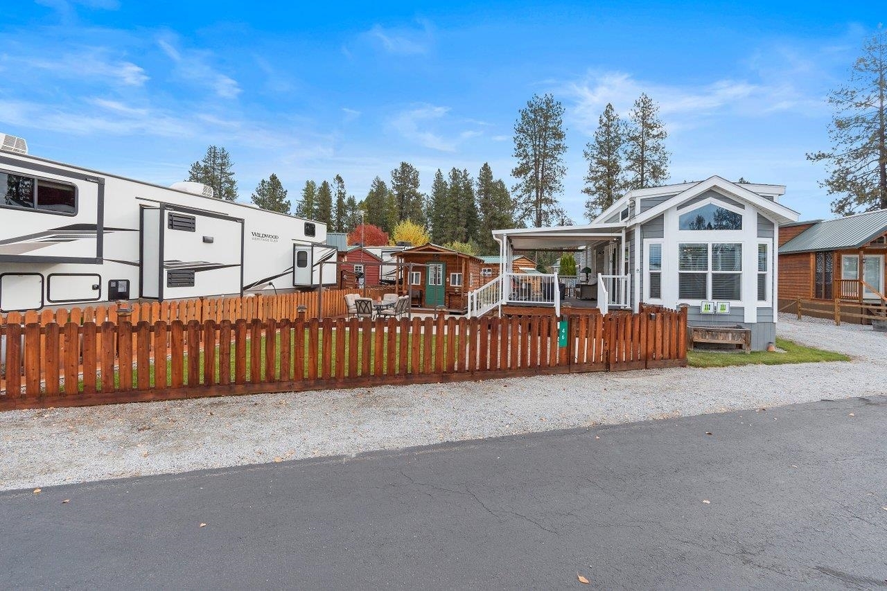 Property Photo:  38 Songbird Ln  WA 99180 