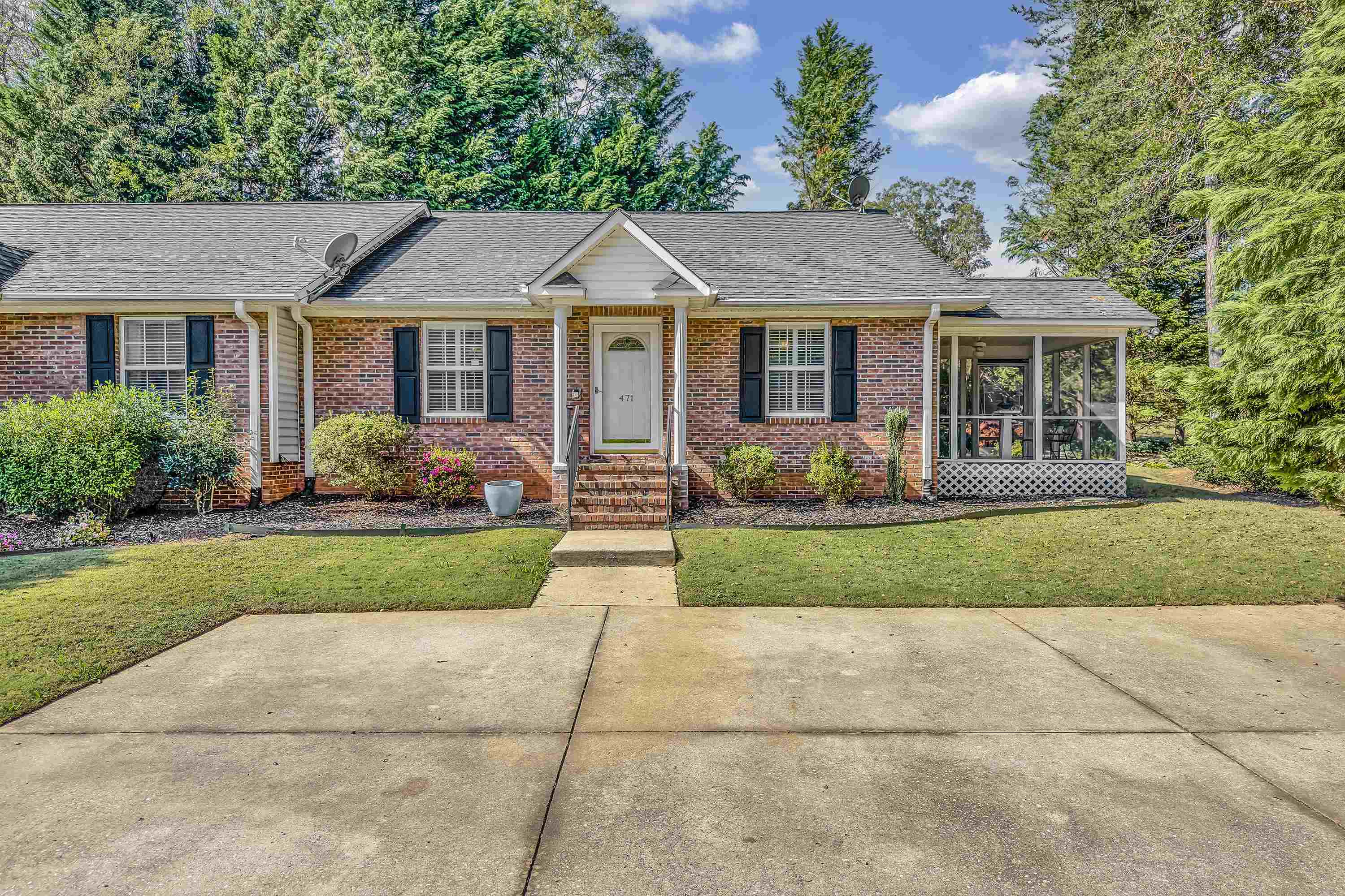 Property Photo:  471 Pearl Ridge Place  SC 29302 