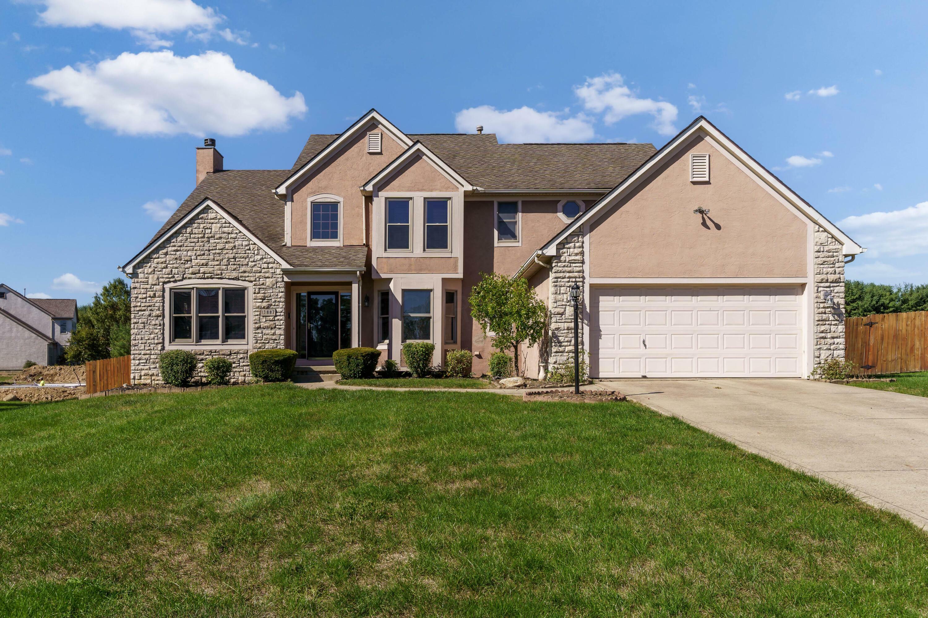 13887 Sunladen Drive NW  Pickerington OH 43147 photo