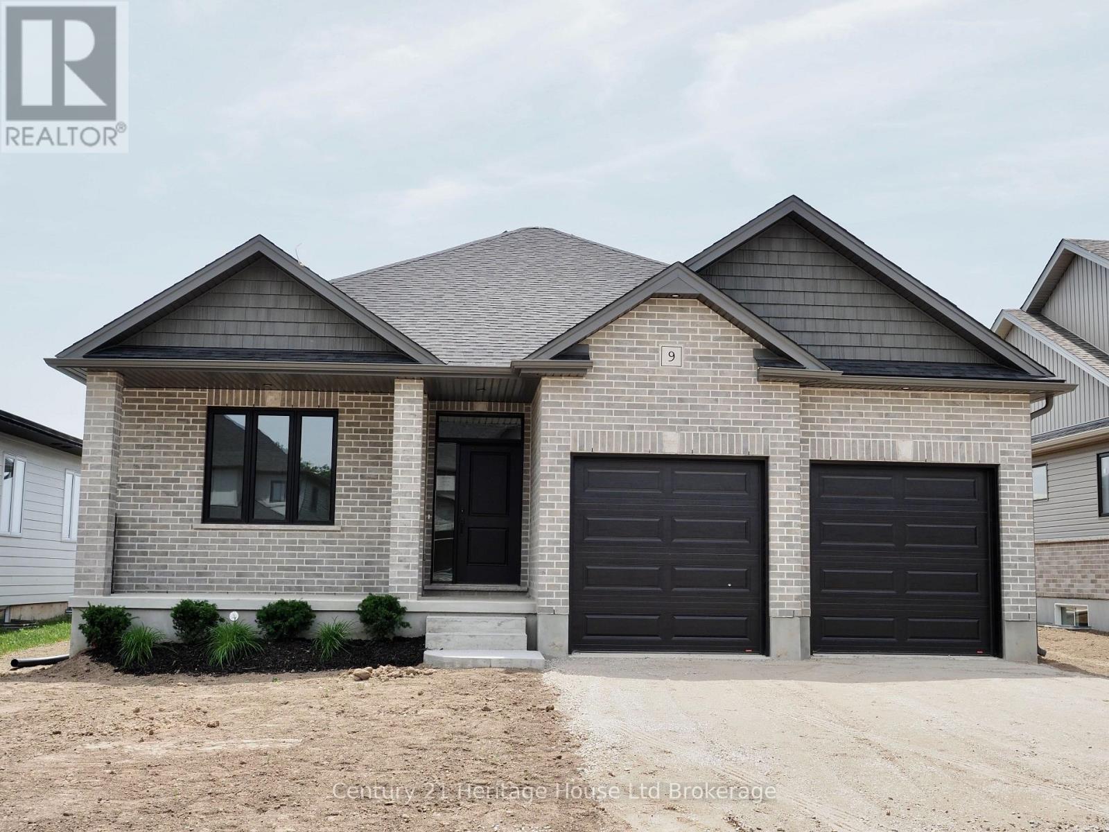 9 Sycamore Drive  Tillsonburg ON N4G 5S3 photo
