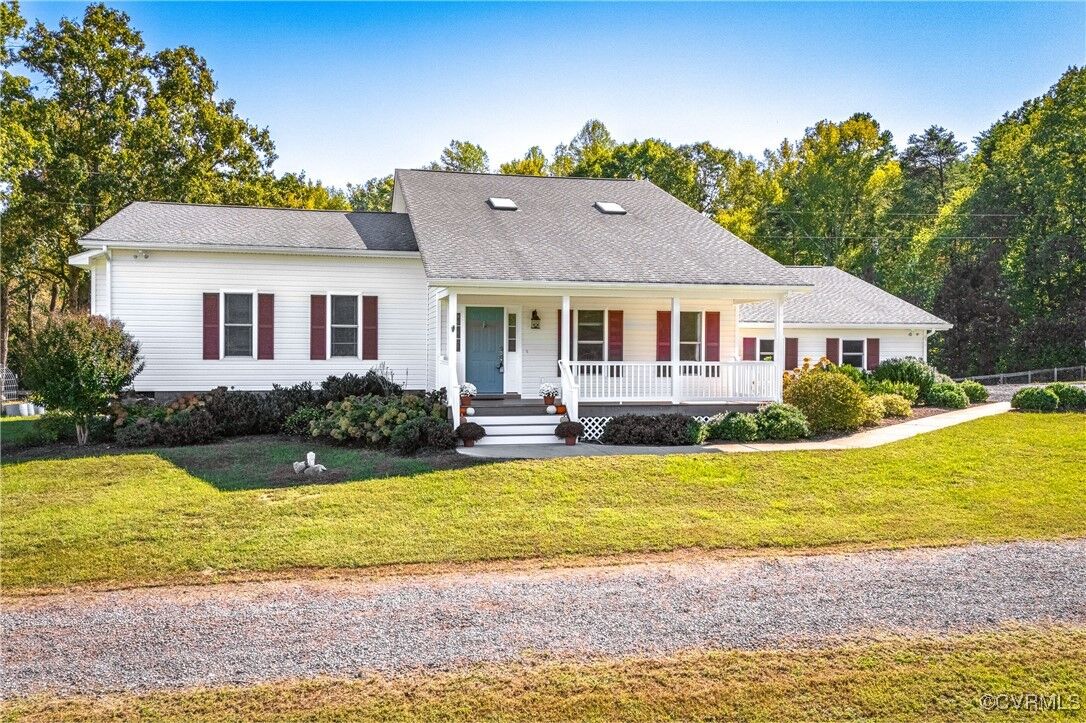 Property Photo:  16194 Pleasant Mill Road  VA 23192 