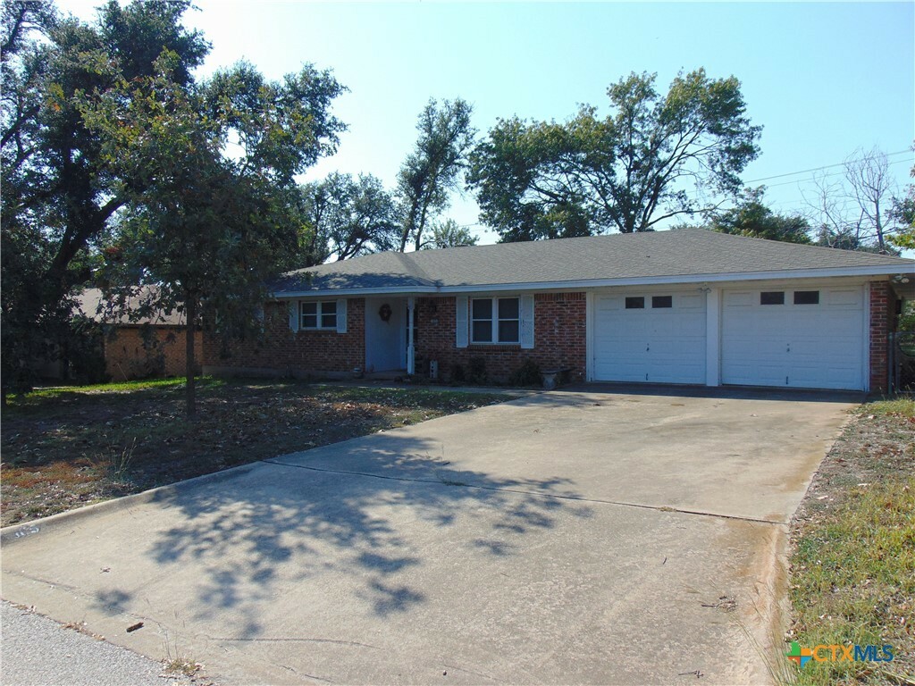 Property Photo:  105 Cole Avenue  TX 76501 