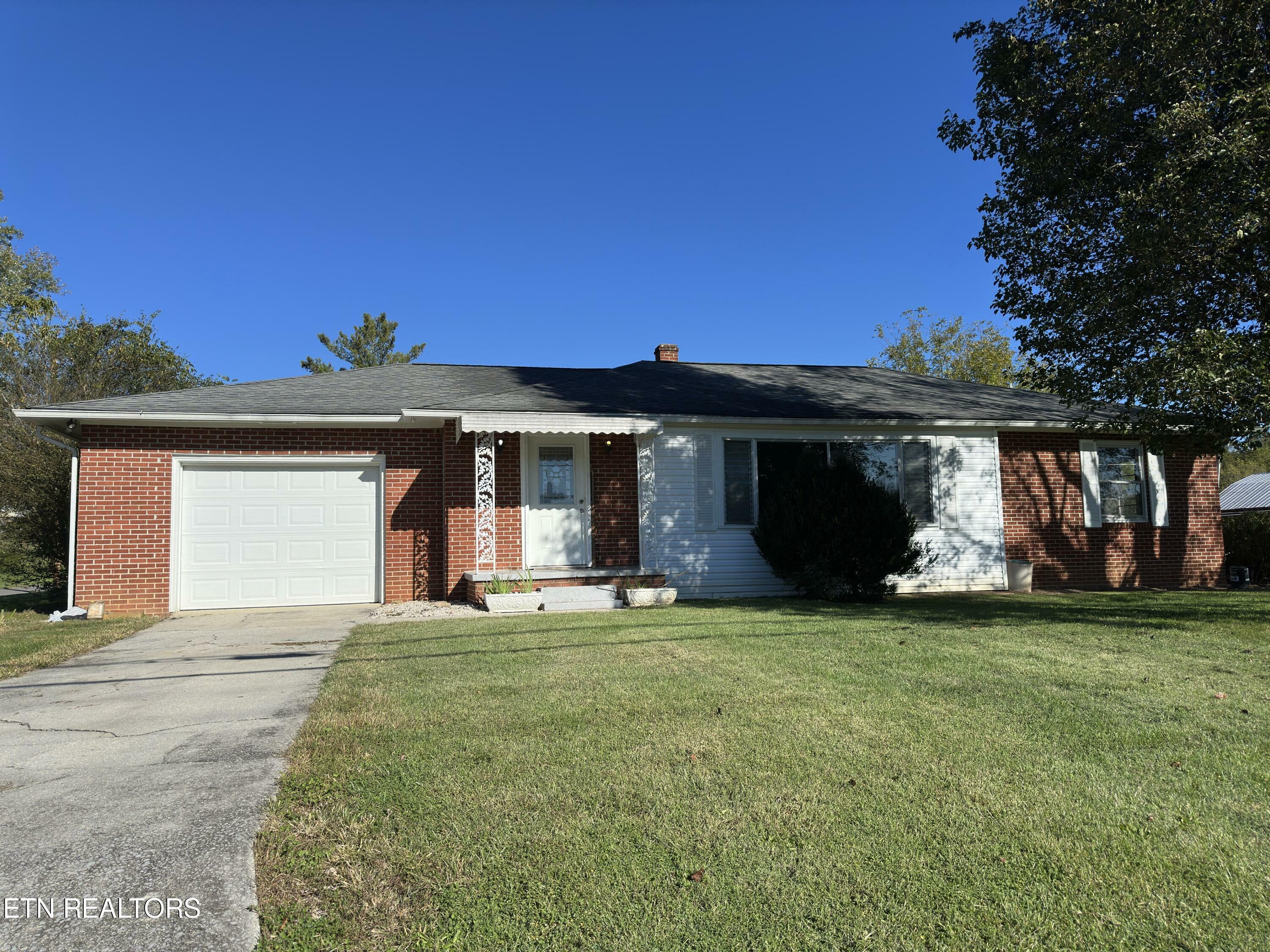 Property Photo:  335 Bristol Rd  TN 37752 