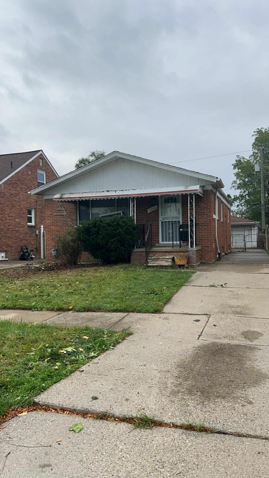 Property Photo:  7240 Pierson Street  MI 48228 3238 