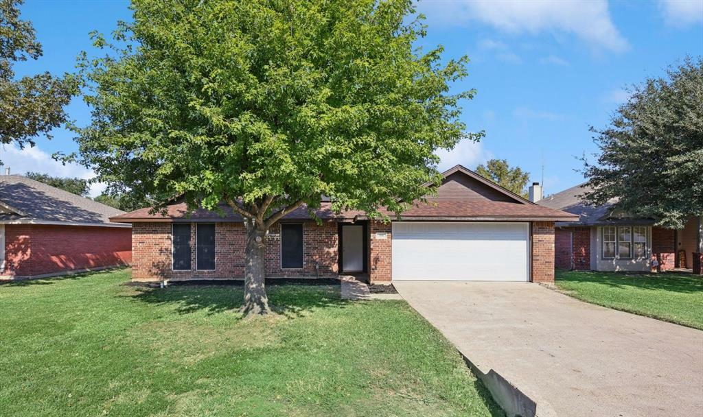 Property Photo:  308 Fairfield Lane  TX 76084 