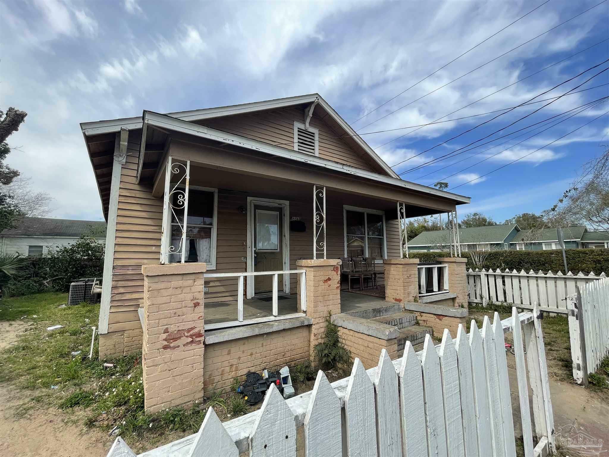 Property Photo:  1323 6th Ave  FL 32503 