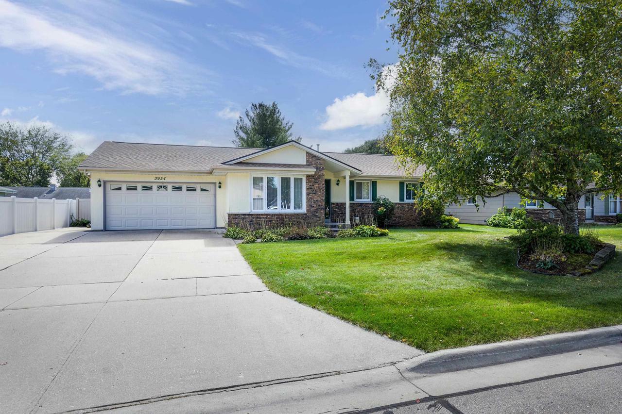 Property Photo:  3924 Beacon Hill Drive  WI 53546 