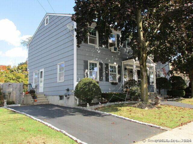 Property Photo:  82 Greenfield Street 82  CT 06825 