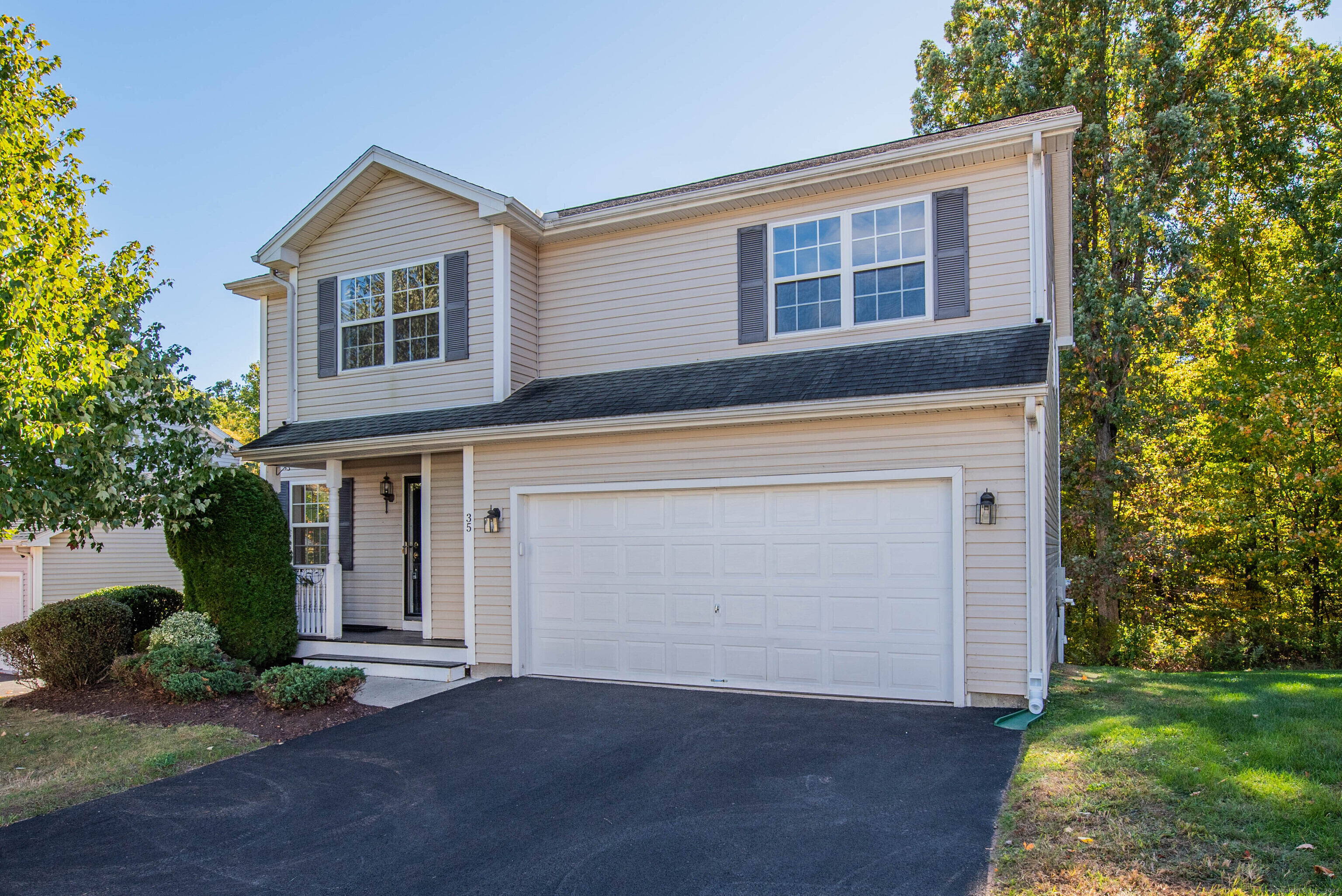 Property Photo:  35 Windy Hill Lane 35  CT 06067 