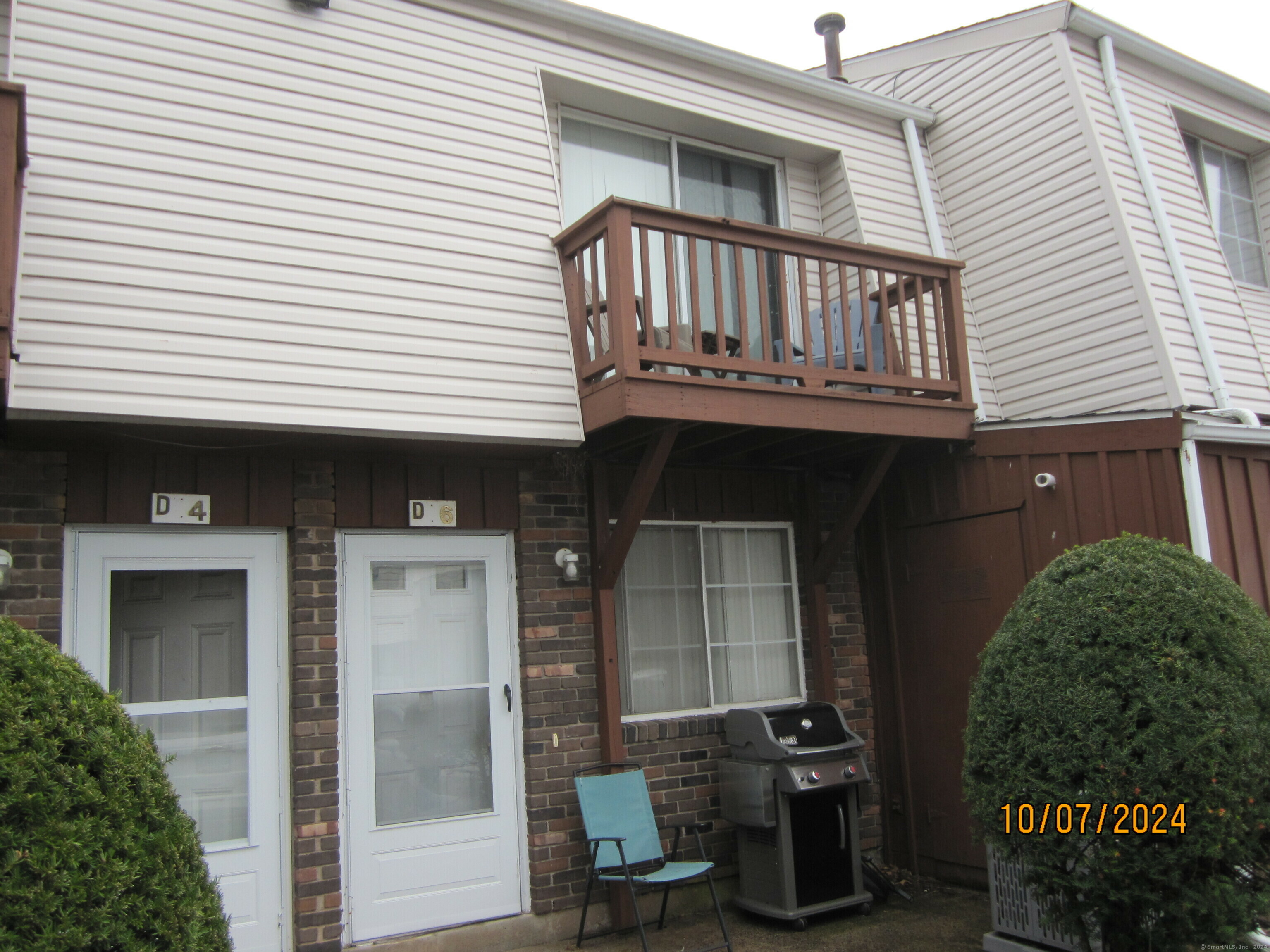 Property Photo:  330 Short Beach Road Apt D6  CT 06512 