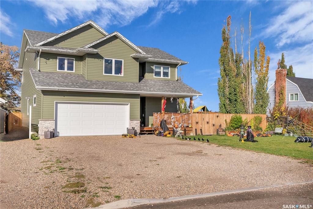 Property Photo: 82 26th Street SK S0M 0E0