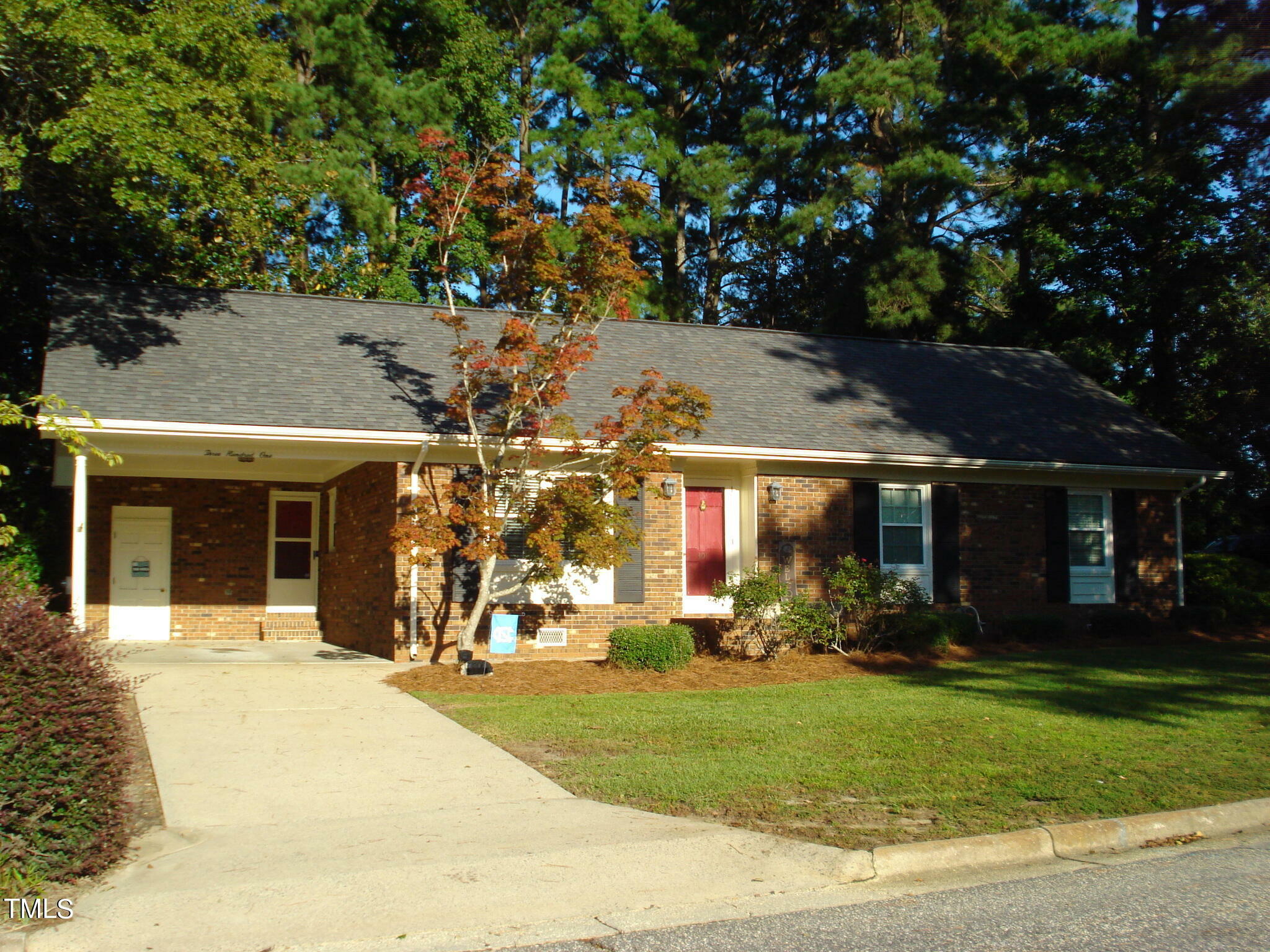 Property Photo:  301 Briarcliff Drive  NC 28334 