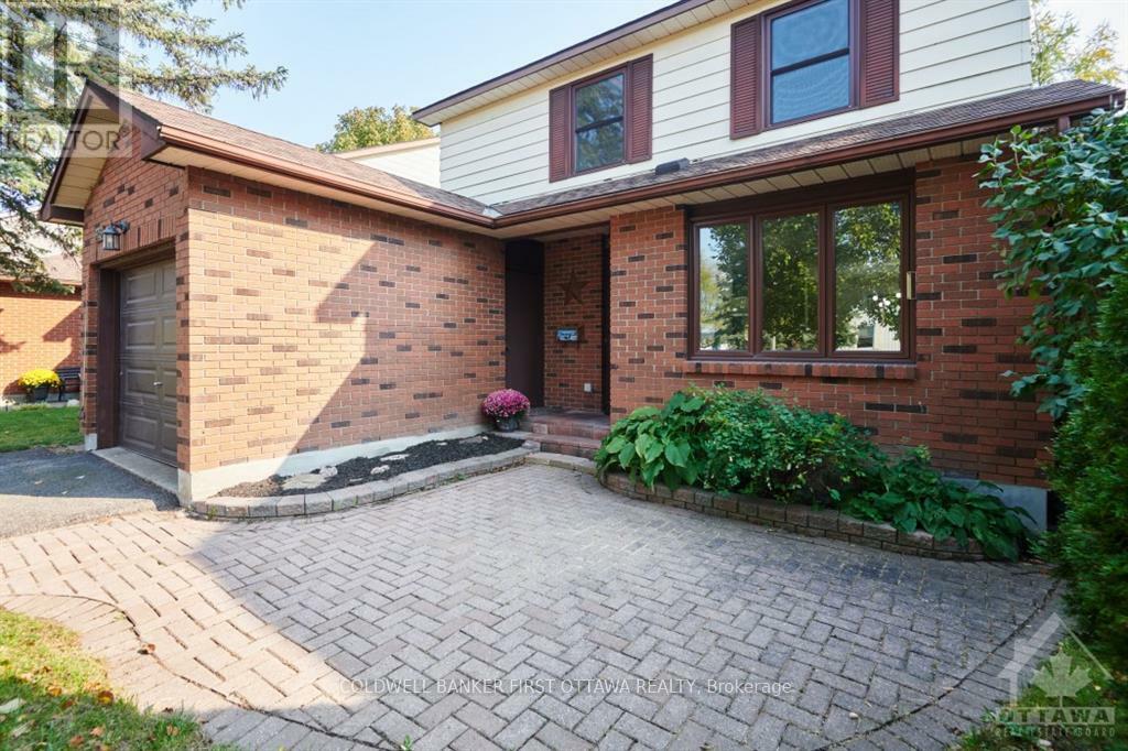 Property Photo:  6278 Fortune Drive  ON K1C 2B1 