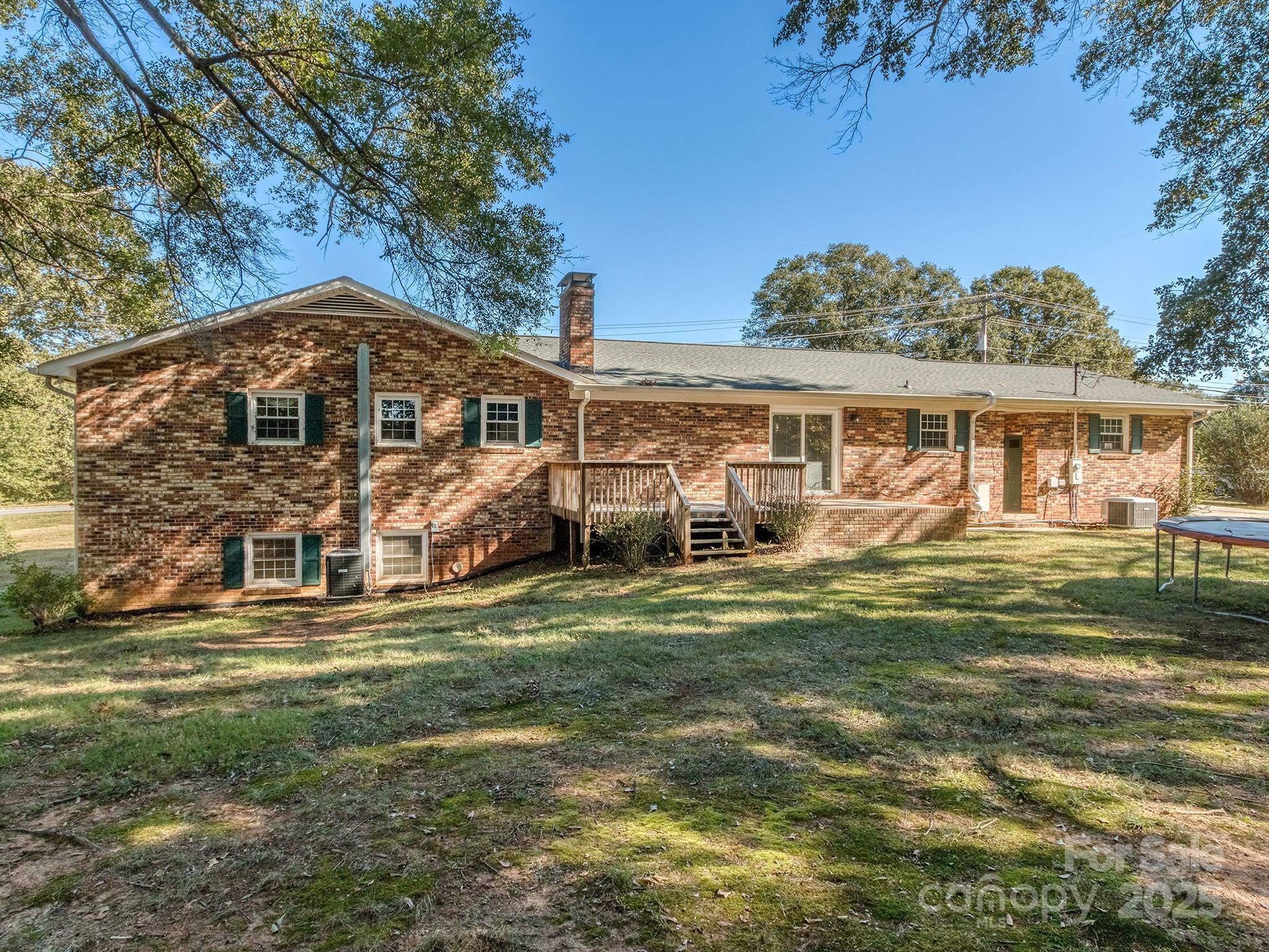 Property Photo:  409 W Lewis Street  NC 28034 