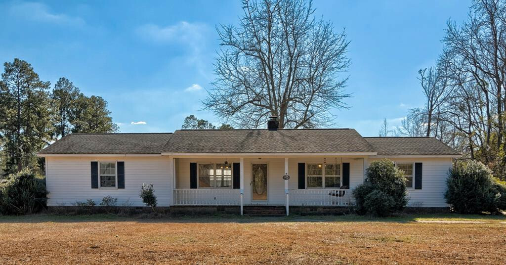 Property Photo:  811 McCain Drive  SC 29042 