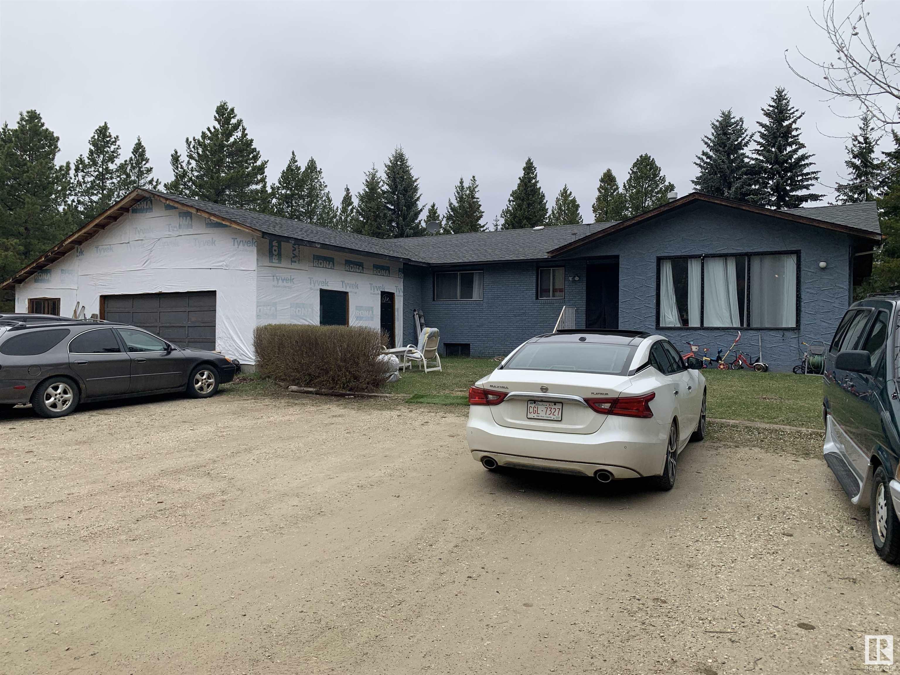 Property Photo:  27004 Twp Road 514 10  AB T7Y 1G5 