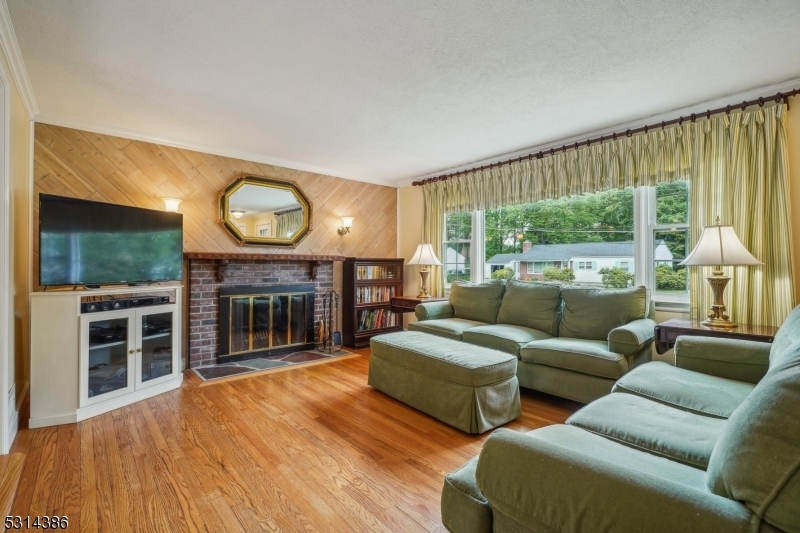 Property Photo:  9 Brentford St  NJ 07950 